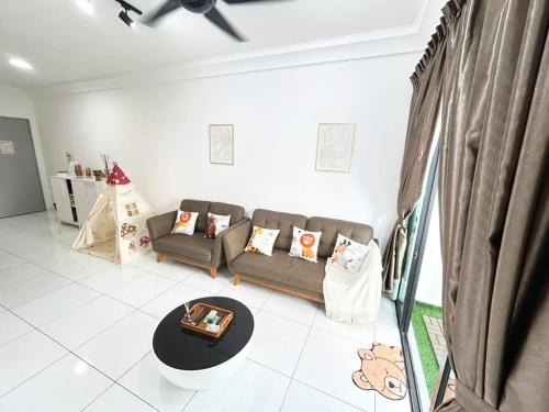 Up to 9 Person, Next to Paradigm Mall's new Theme park, Escape JB