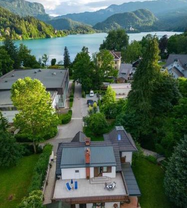 UpArt Bled