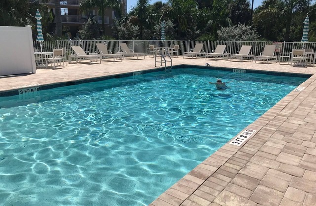 Updated 2/2 Naples Condo Rental