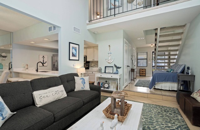 UPDATED BATHS! LAST MINUTE DEALS-Coastal Modern END UNIT in OBA-WALK Everywhere!