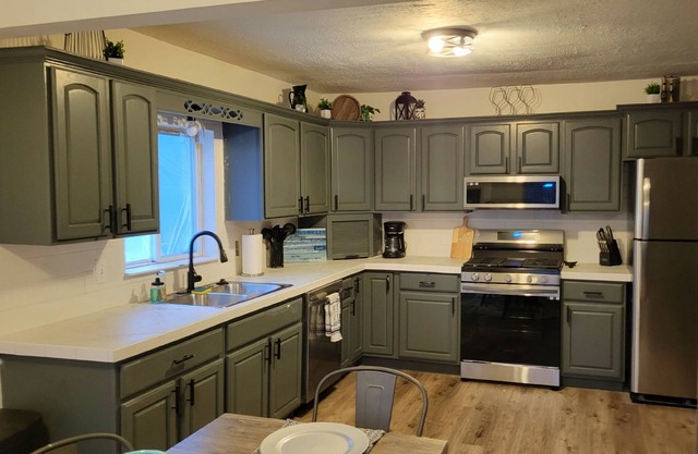 Updated Higgins Cottage w/AC - Walking Distance to Higgins & Boat Parking