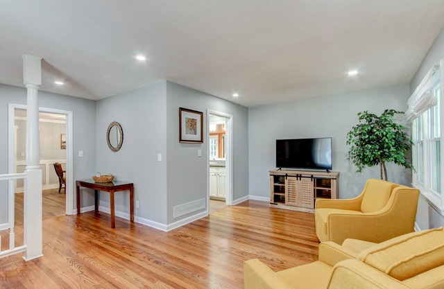 UPDATED Home with Private Pool near Pinewood!