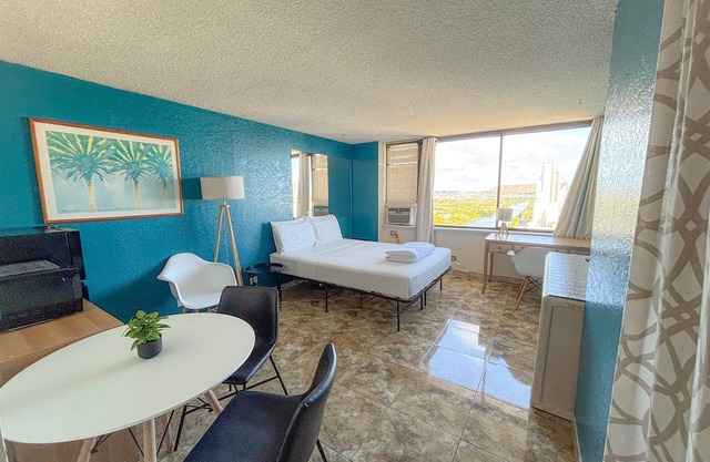 Updated! Humble Hawaiian Monarch Studio | Pool