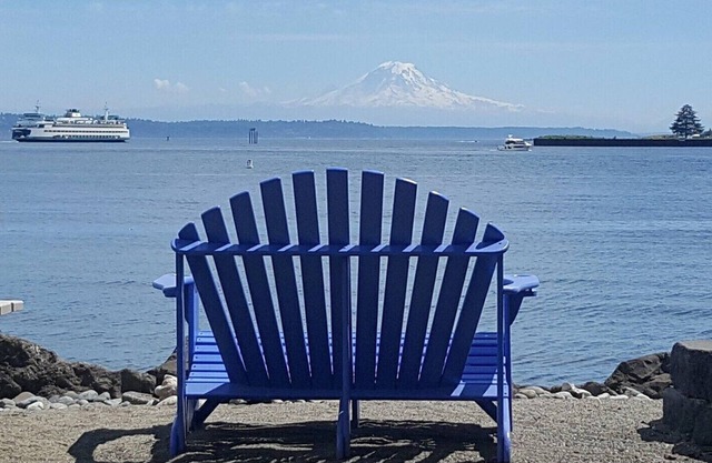 UPDATED LISTING! Waterfront Beachhouse on Bainbridge Island, WA