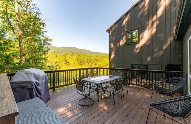 Updated Mt. View Retreat! 7 min to NoCo Village, 5 min to Echo Lake & Saco!