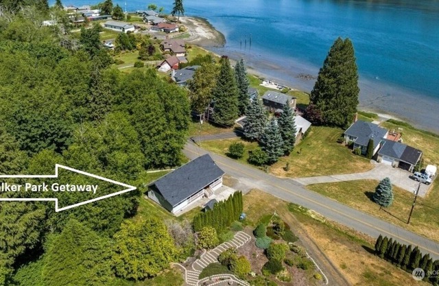 Updated Peaceful 2+BR Cottage w/ Salt Water Views