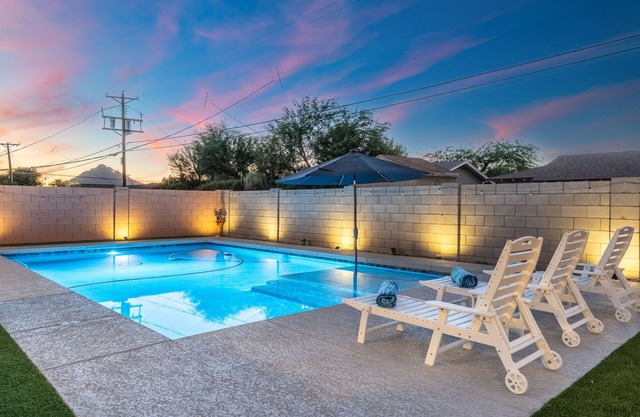 Updated Scottsdale Old Town 4 BR/3 BA, POOL/Hot Tub, perfect location!