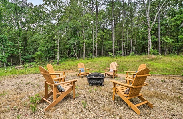 Updated Tuskahoma Cabin with Fire Pit and Deck!