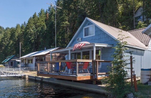 Updated Waterfront Cabin With Large Private Dock, Stunning Views