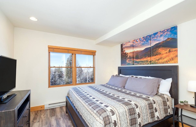 Upgraded Private Lock-Off Room With Plenty of Perks!