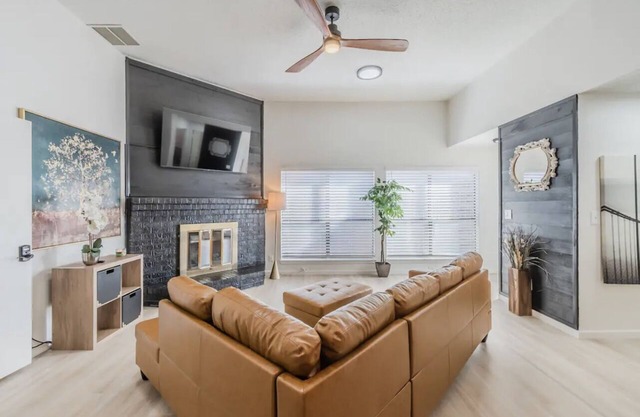 Upon arrival you will be met with a calming sensation. 2 bedroom/2 bathroom.