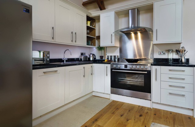 UPPER CALFFIELD BARN, family friendly in Haverfordwest