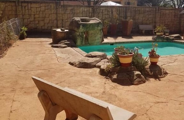 Upper Houghton Guesthouse