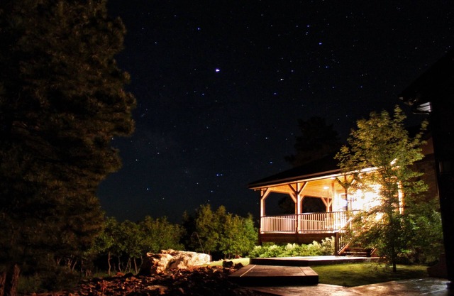 Upscale 4 Bedroom Mountain Home With Amazing Views Between Zion and Bryce Canyon
