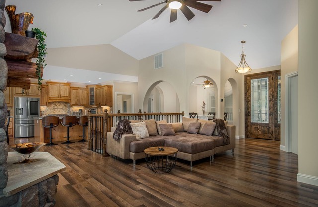 Upscale 5BR Family & Friends Retreat Near Yosemite!