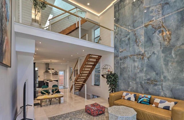 Upscale and Unique Townhome in University City!