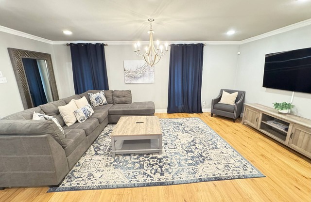Upscale & Cozy Home! By Six Flags and AT&T Stadium