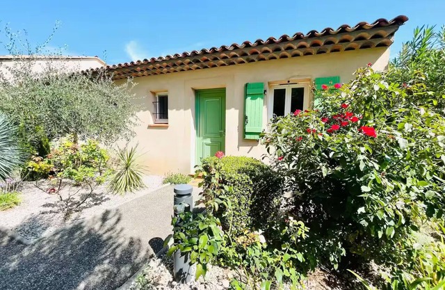Upscale home in pont royal golf course