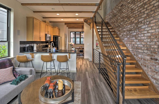 Upscale Home w/Patio: Walk to Green Lake Park
