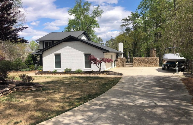 Upscale Home with Level Walk To Bay, Stunning Views and Drought-Proof Deep Water
