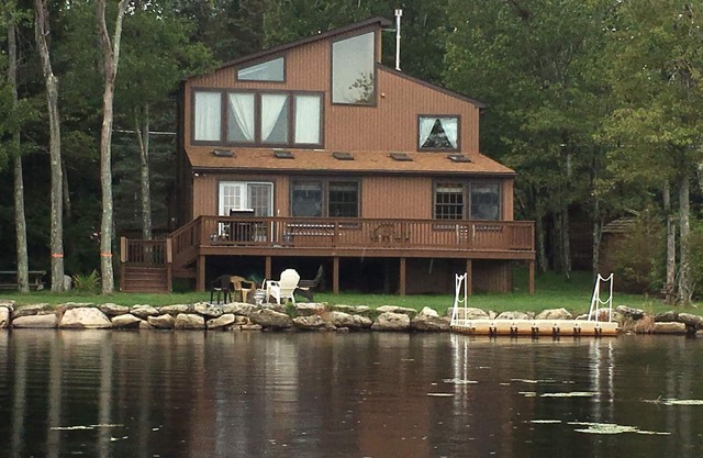 Upscale Lakefront Vacation in the Heart of the Poconos