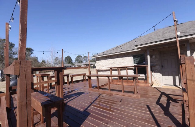 Upscale Peaceful Fun House w/Deck- 2 Min walk to Grambling Campus