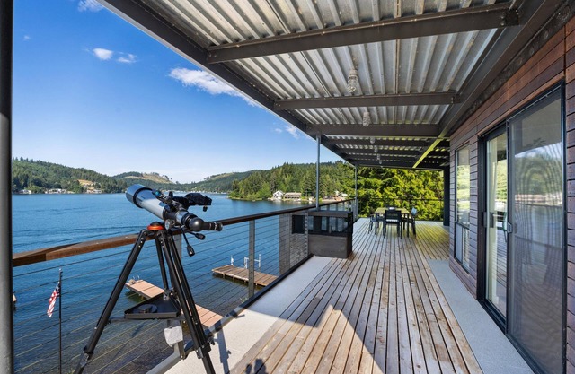 Upscale Summit Lake retreat w/hot tub, docks, canoes, paddle boards, & grill