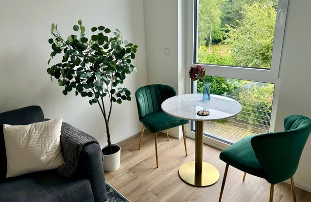 Upscale superior apartment + kitchen