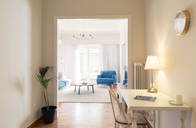 UPSTREET Chic Flat in the Heart of Athens