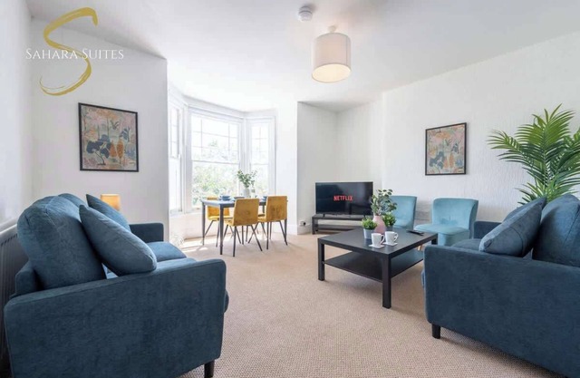 Upto 20% Off | Modern 4BR Contractor Stay|Parking