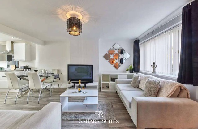 Upto 20% OFF | Monthly 3BR | City Centre | Parking
