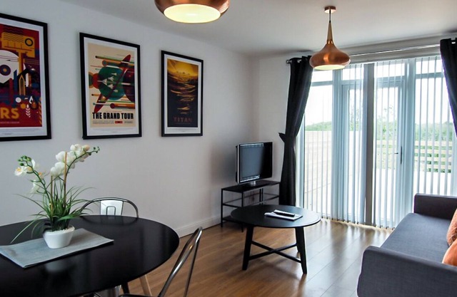 Ur City Pad - Four Oaks House - Luxury 3 bedroom house