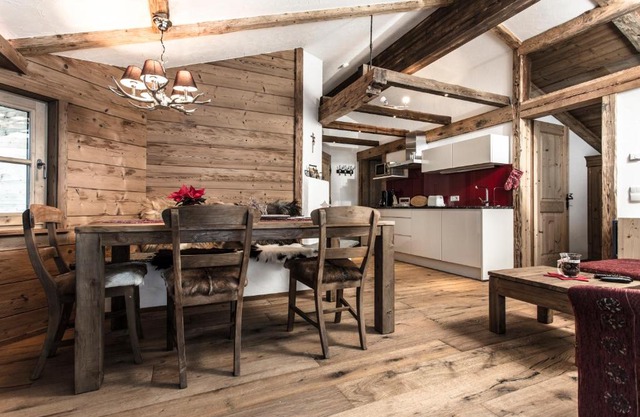 Uralp Royal by A-Appartments