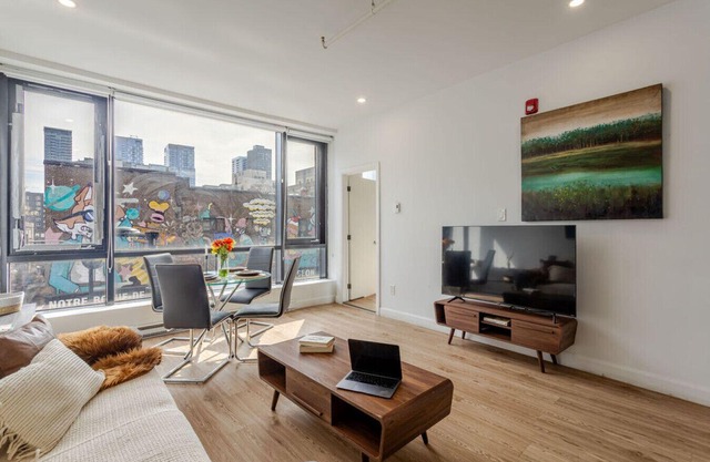 Urban 1BDR Apartment on Bishop -MTL Live Spot