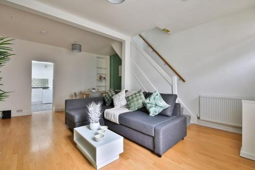 Urban 2-bed House - 6 mins away from City Centre!