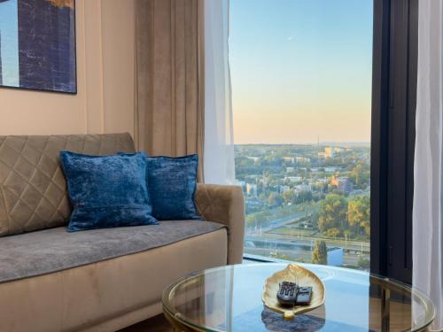 URBAN APARTMENTS GLOBAL SkyLine, 25th floor No 05, Free Garage, Self Check-in, No Deposit