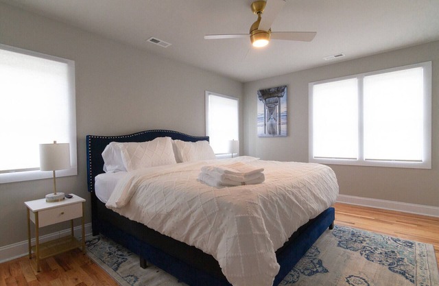 Urban Charm: 4br Downtown Raleigh Near I-40