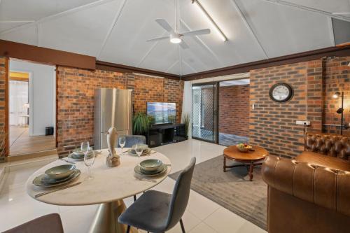 Urban Comfort Cozy and Convenient with a Shared Pool