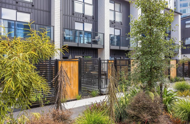 "Urban Elegance Retreat 4-bedroom/4-bathroom/Central Christchurch+Free Parking"