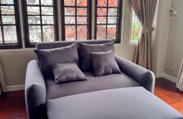 Urban Grace 5 Bedroom Spacious House Prime Location Near BTS Skytrain