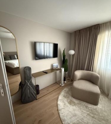 Urban Nest Baar - Luxury double room in shared apartment