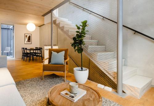 Urban Oasis - Spacious 3BR Townhouse w Terrace