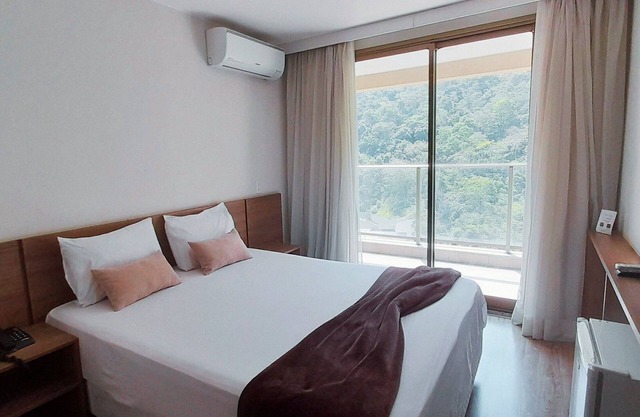 "Urban Retreat with Mountain View and Balcony"
