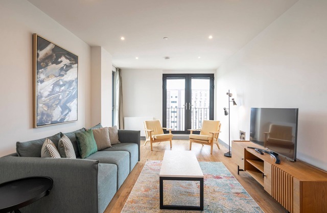 Urban Vista Rooftop Living