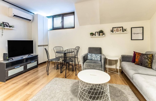Urbane Flat 5 min to Moda Coast in Kadikoy