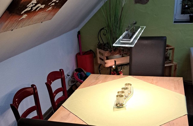 Urgemütliche Ferienwohnung, Offenes Spitzdach Nähe Weinanbaugebieten