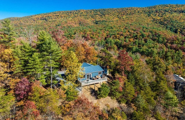Ursus Slumber -Hot Tub, Stunning Views, 3bdr/2bath