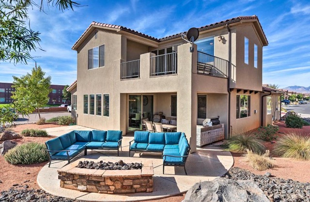 Utah Home with Pool and Hot Tub Access, Mtn Views!
