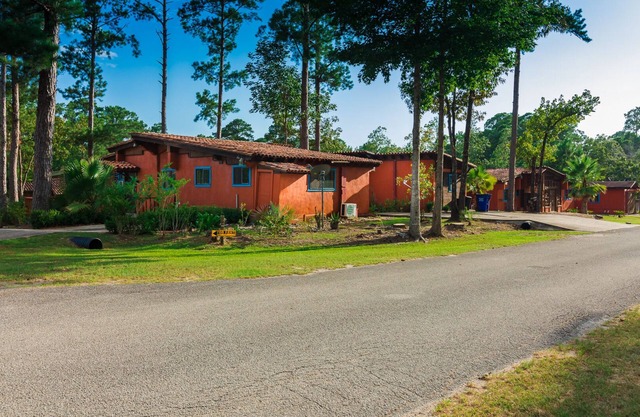 V#2 Sam Rayburn Getaway- Best value in town Vacation/fishing- Up to 6 guests