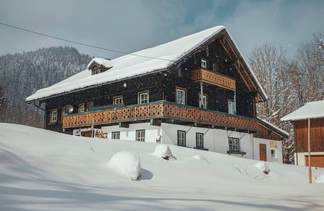 Vacation home for 10 guests with 180m² in Sankt Martin am Tennengebirge (270553)